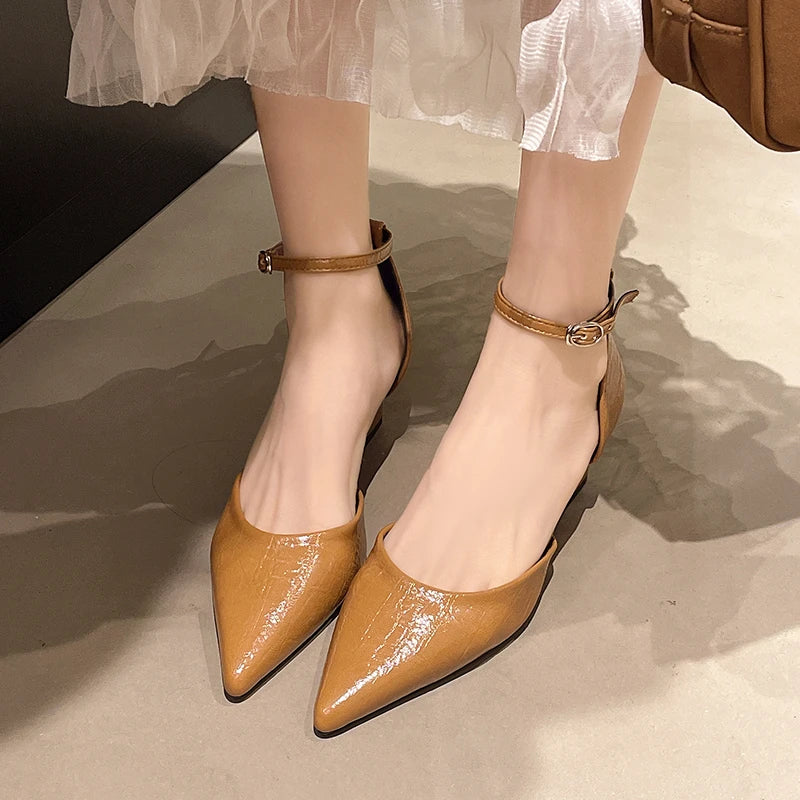 Women's fashionable pointed-toe platform sandals. 2026 summer new style elegant single-strand bow tie high heels. Sizes 35-42