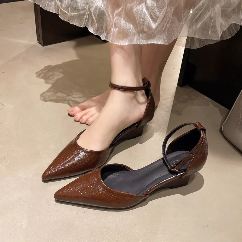 Women's fashionable pointed-toe platform sandals. 2026 summer new style elegant single-strand bow tie high heels. Sizes 35-42