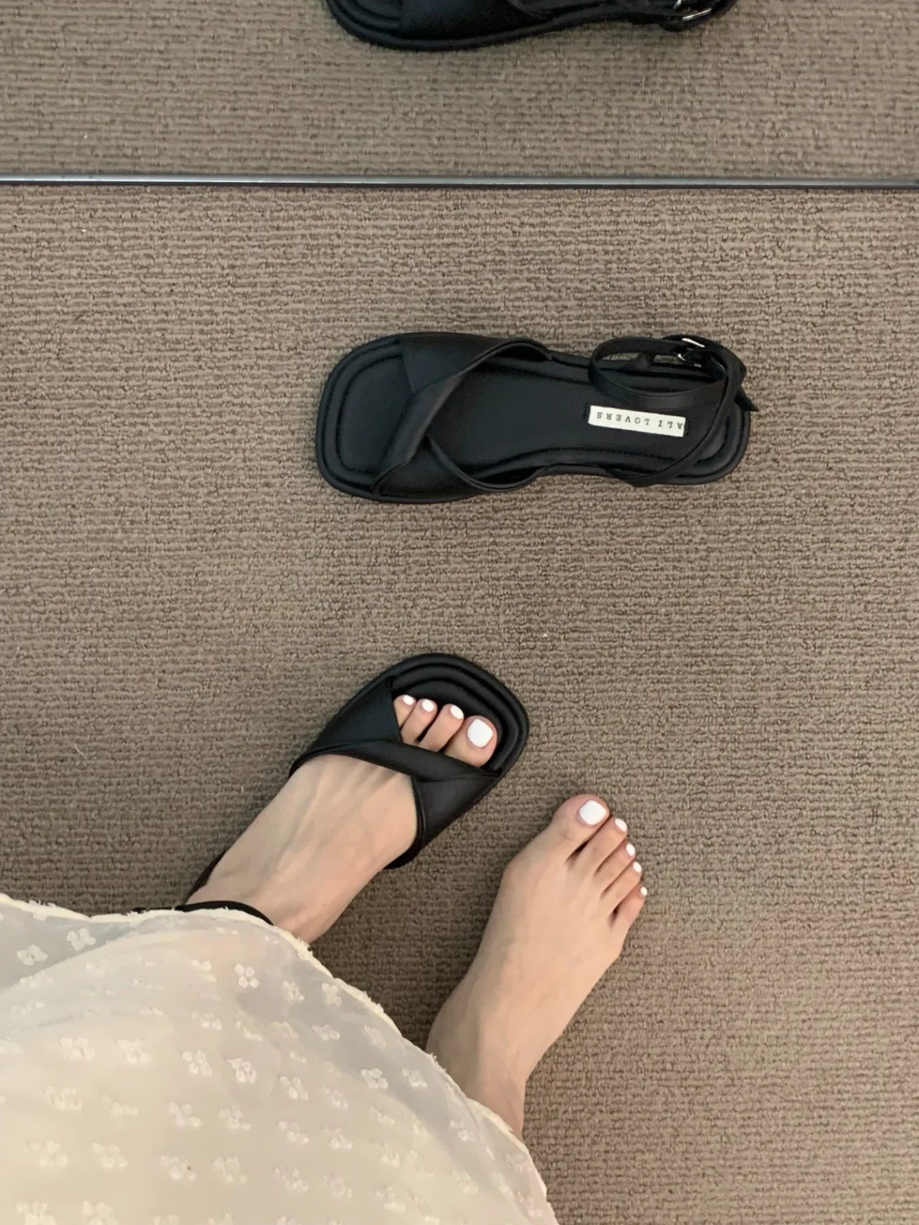 Women's Sandals Summer 2025 New Flat Rubber Sole Comfortable Sandals Breathable Fashion Luxury Outdoor Beach Women's Shoes