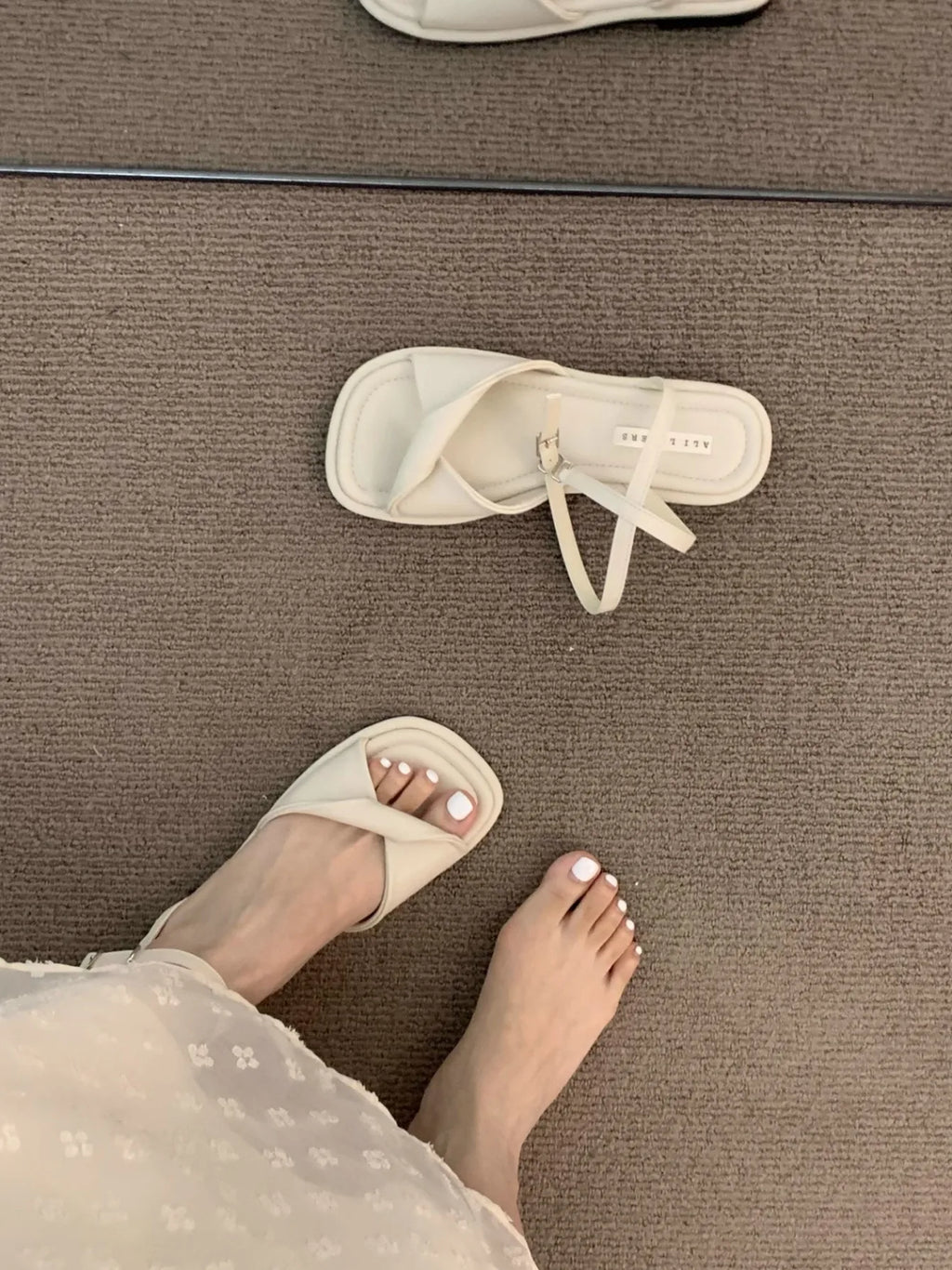 Women's Sandals Summer 2025 New Flat Rubber Sole Comfortable Sandals Breathable Fashion Luxury Outdoor Beach Women's Shoes