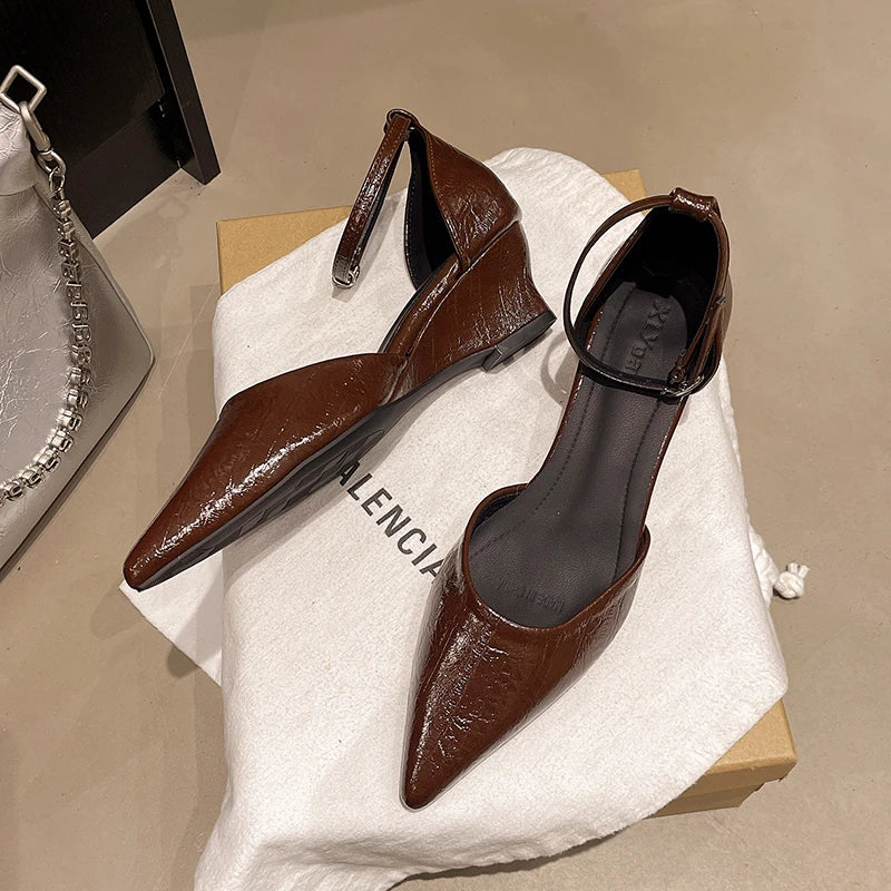 Women's fashionable pointed-toe platform sandals. 2026 summer new style elegant single-strand bow tie high heels. Sizes 35-42