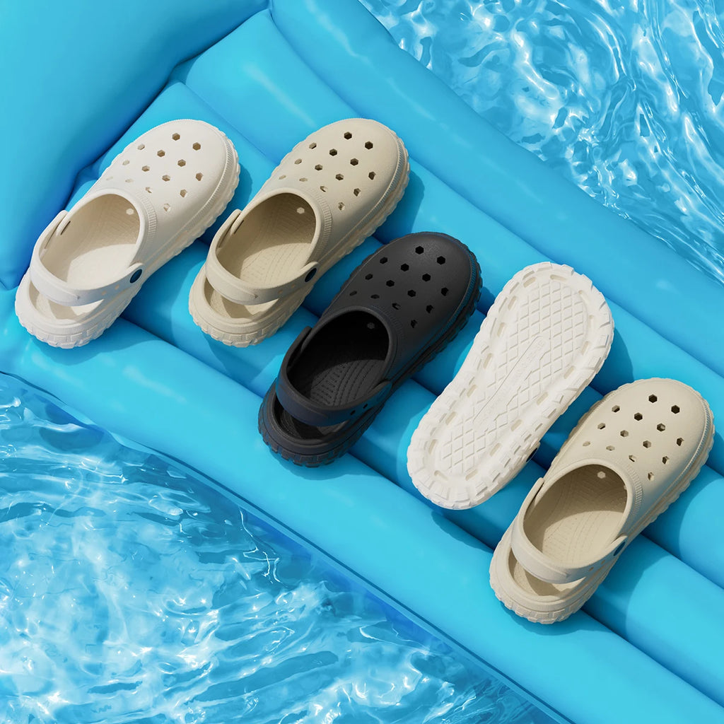 Women and Men's Hole Shoes Summer Non-Slip Outdoor Sandals Closed Toe Shit Feeling Beach Slippers Thick Bottom Soft Bottom